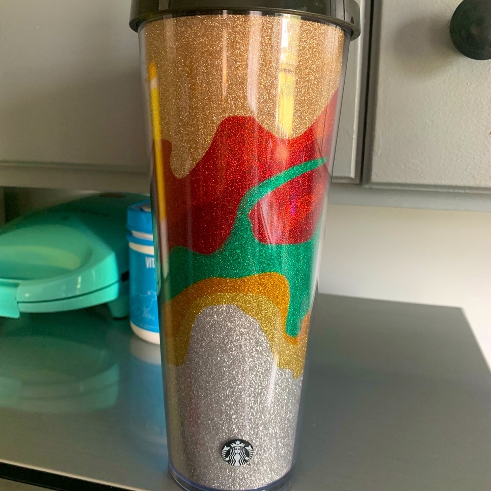 Starbucks 24 oz Cup with Straw💫